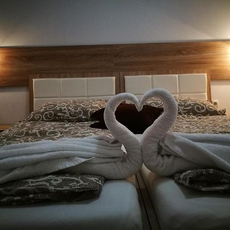 Rooms Aracic 슬라본스키브로드 외부 사진