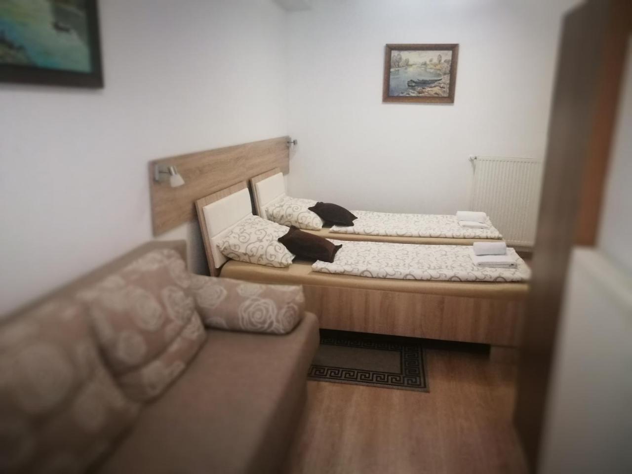 Rooms Aracic 슬라본스키브로드 외부 사진